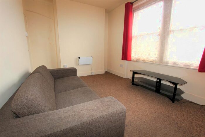 1 Bedroom Flat To Rent In High Street, Hornsey, N8