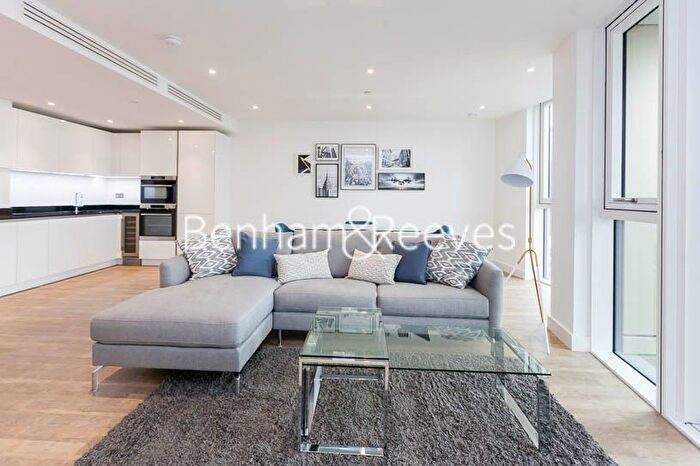 2 Bedroom Flat To Rent In Wandsworth Road, Nine Elms Point, SW8