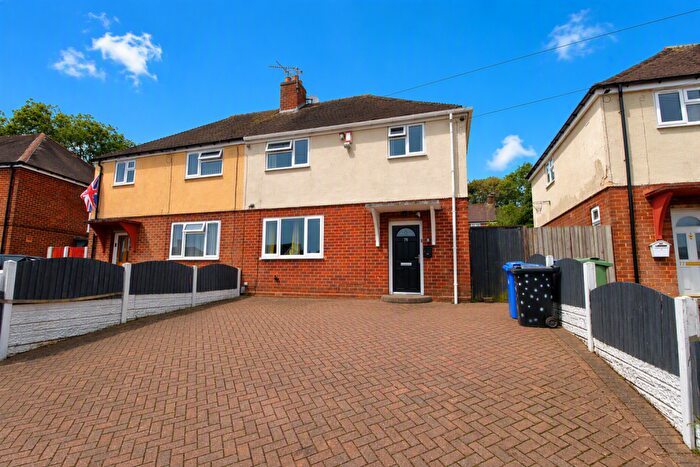 3 Bedroom Semi-Detached House For Sale In Murcroft Road, Stourbridge, DY9