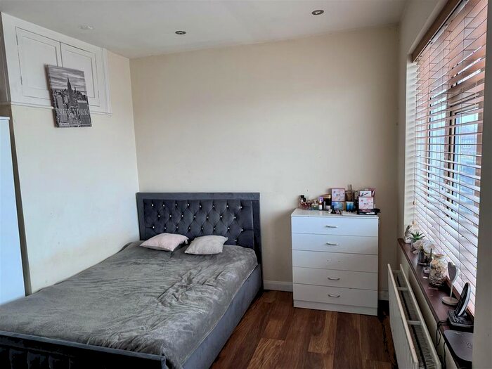 Studio To Rent In Kingsley Road, Hounslow, TW3