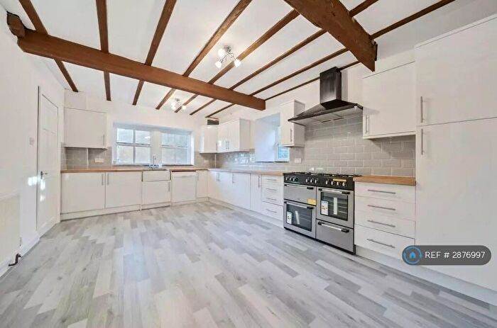 4 Bedroom Semi-Detached House To Rent In Clifton Fold, Pudsey, LS28