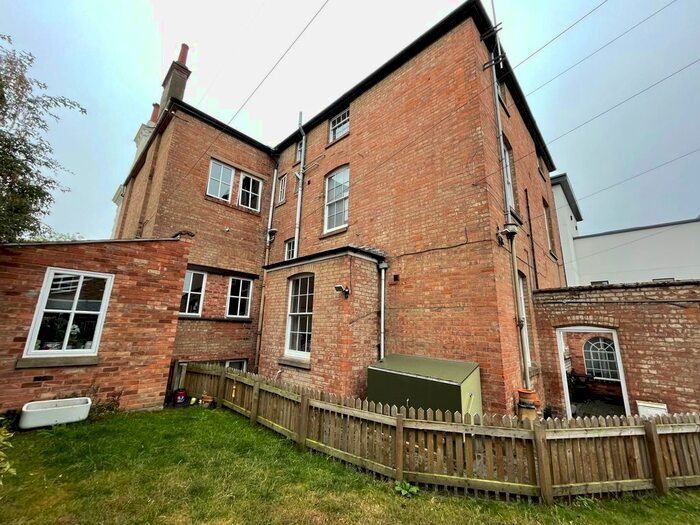 2 Bedroom Flat To Rent In Rosefield Street, Leamington Spa, CV32