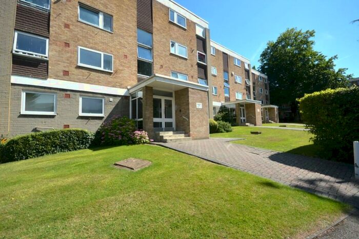 1 Bedroom Flat To Rent In Blackbush Close, Sutton, SM2
