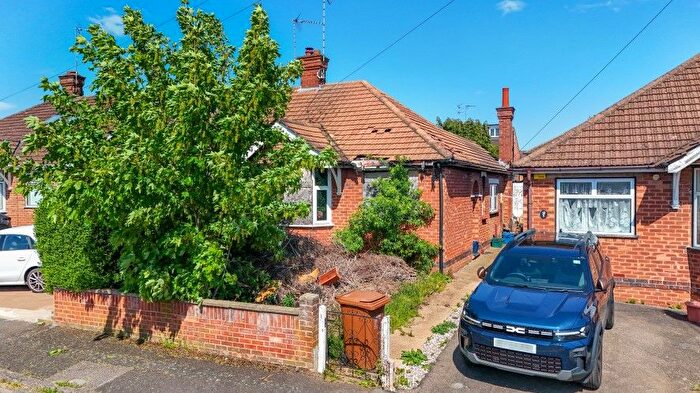 3 Bedroom Semi-Detached Bungalow For Sale In Cameron Crescent, Northampton, Northamptonshire, NN5