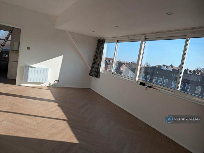 2 Bedroom Flat To Rent In Dittons Road, Eastbourne, BN21
