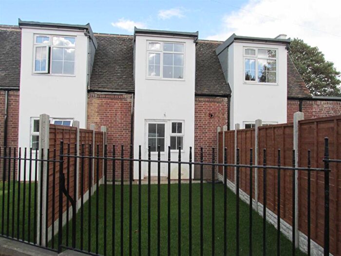 2 Bedroom Town House To Rent In Horseley Road, Tipton, DY4