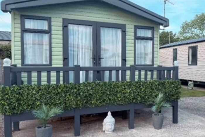 2 Bedroom Park Home For Sale In Towyn, Abergele, LL22