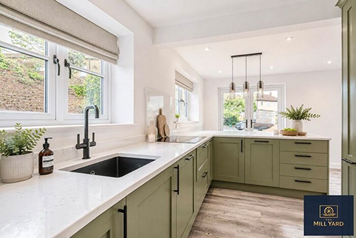 4 Bedroom Detached House For Sale In Dotcliffe Road, Kelbrook, Barnoldswick, Lancashire, BB18