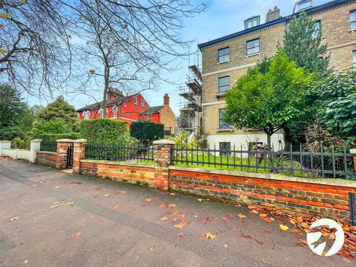 1 Bedroom Flat To Rent In Maidstone Road, Rochester, Kent, ME1