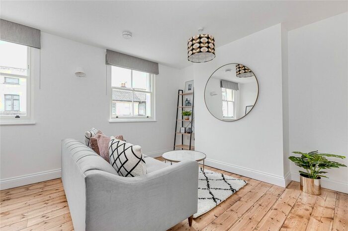 1 Bedroom Maisonette To Rent In Wandsworth Road, London, SW8