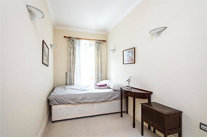 2 Bedroom Flat For Sale In Temple Avenue, London, EC4Y - Photo 7