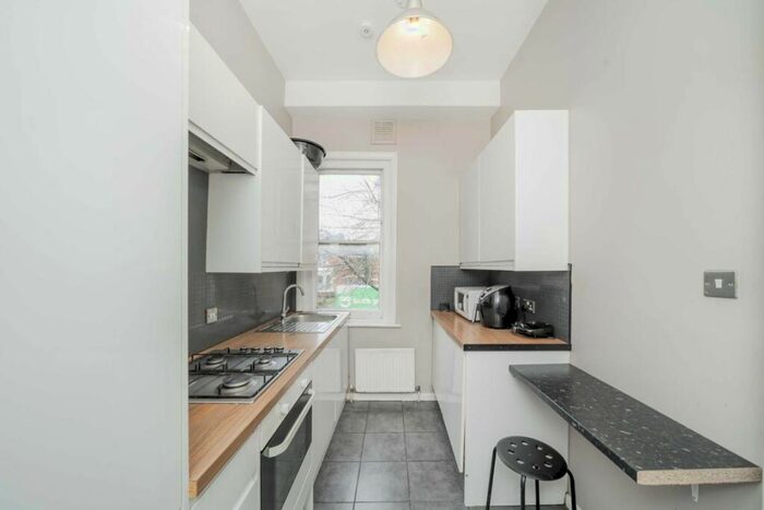 2 Bedroom Flat To Rent In Craven Park, Harlesden, NW10