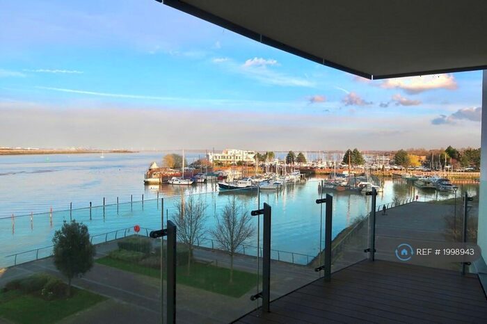 1 Bedroom Flat To Rent In The Peninsula, Gillingham, ME7