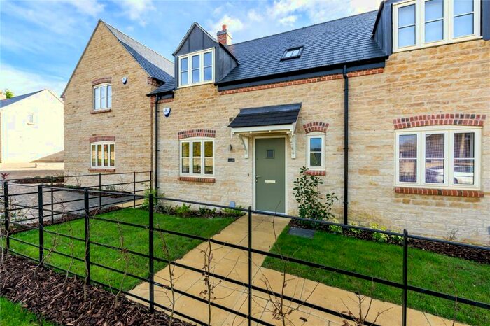 2 Bedroom End Of Terrace House For Sale In Cotterstock Road, Glapthorn, Northamptonshire, PE8