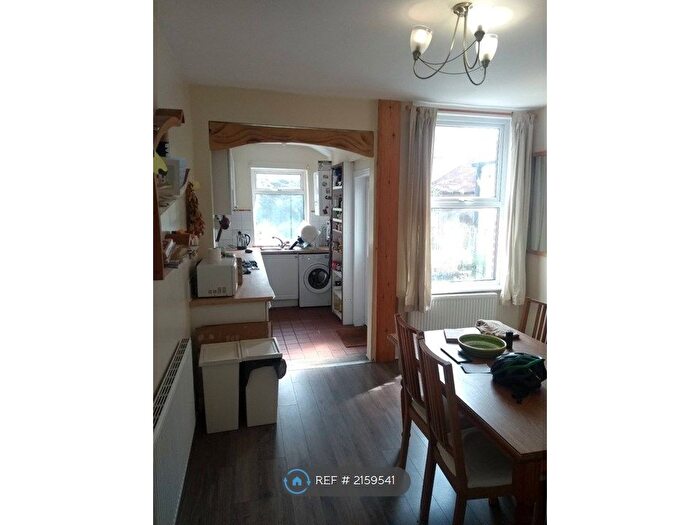 4 Bedroom Terraced House To Rent In South View Road, Sheffield, S7