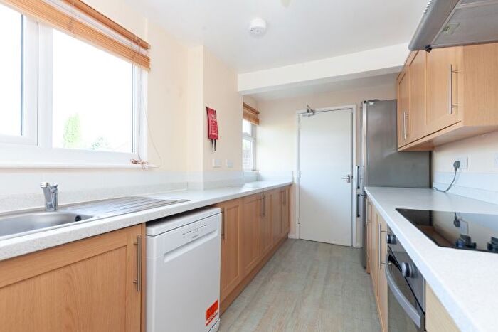 6 Bedroom Terraced House To Rent In Beechey Avenue, Marston, OX3