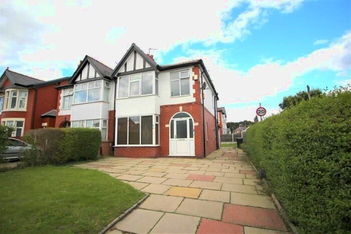 3 Bedroom Detached House To Rent In Garstang Road, Fulwood, Preston, PR2
