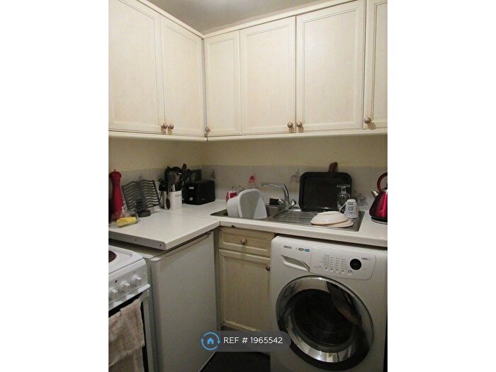 1 Bedroom Flat To Rent In North Tenth Street, Milton Keynes, MK9