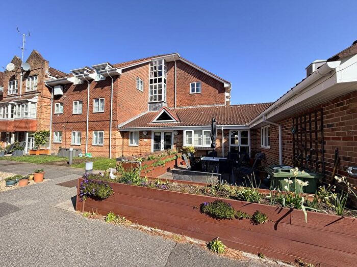 2 Bedroom Apartment For Sale In Park Road, Poole, BH14