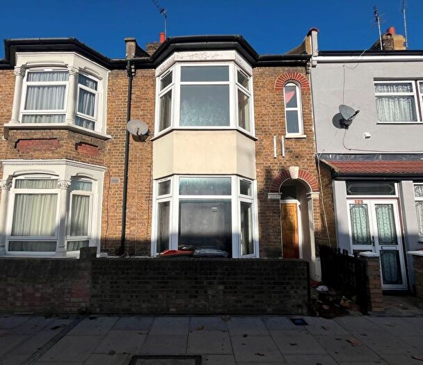 3 Bedroom Terraced House For Sale In Plashet Grove, East Ham, London, E6
