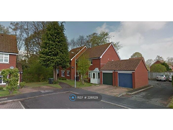 Studio To Rent In Venice Close, Waterlooville, PO7