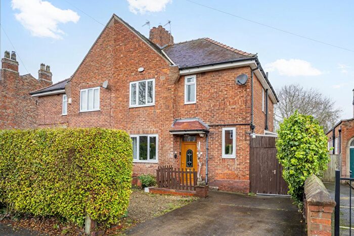 3 Bedroom Semi Detached House For Sale In Huntington Road, York, YO31
