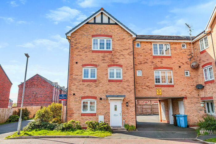 4 Bedroom End Of Terrace House To Rent In Sycamore Drive, Wesham, Preston, Lancashire, PR4