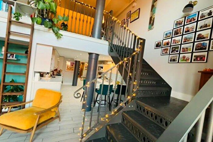 2 Bedroom Flat To Rent In Regent Road, Liverpool, L3