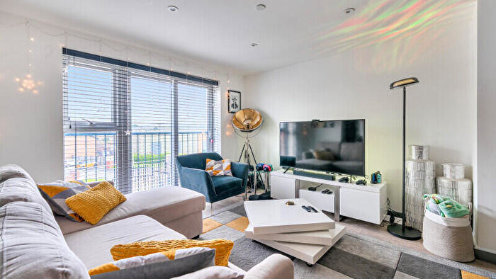 2 Bedroom Flat To Rent In Taw Wharf, Barnstaple, EX31