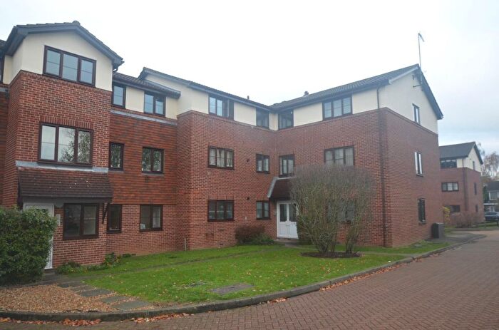1 Bedroom Flat To Rent In Firle Court, Yeomanry Close, Epsom, KT17