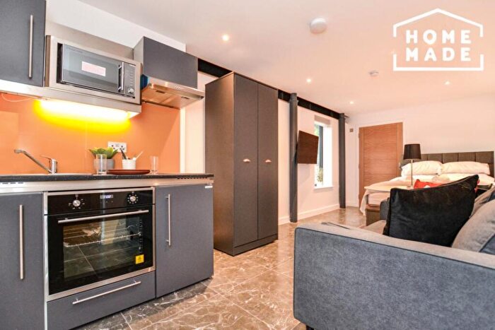 Studio To Rent In Clare Hall Manor, Hertfordshire, EN6