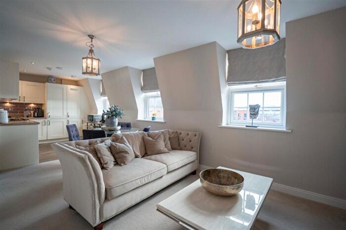 2 Bedroom Apartment To Rent In Sissinghurst Court, Solihull, B90