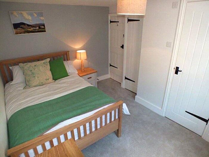 1 Bedroom Detached House To Rent In Paddock Road, Caversham, Reading, RG4