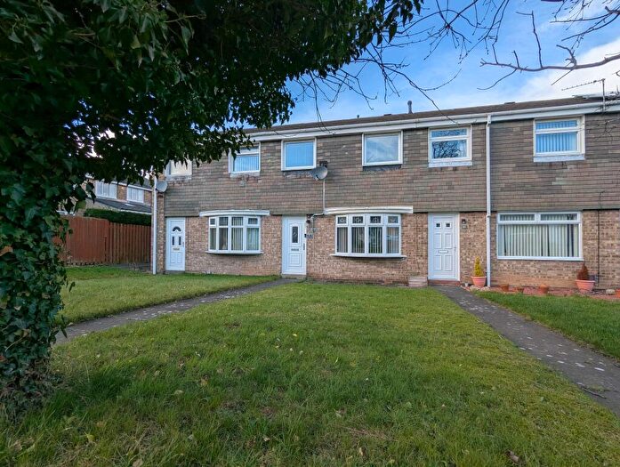 3 Bedroom Terraced House For Sale In Penhill Close, Ouston, DH2