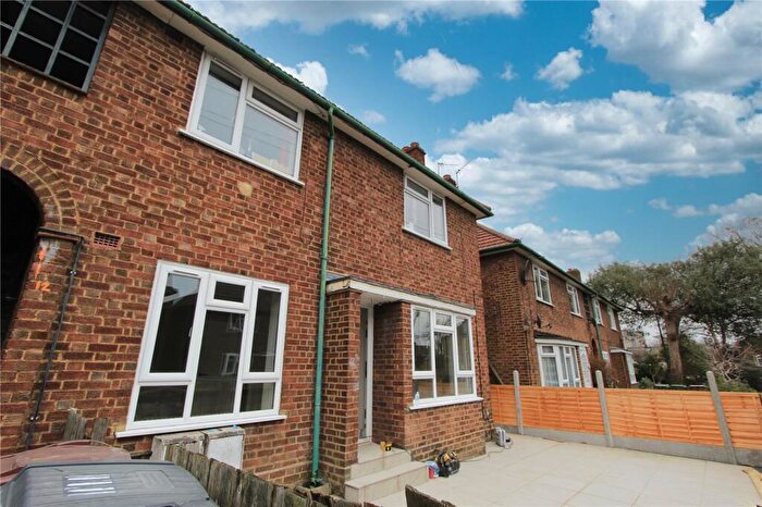 2 Bedroom Flat To Rent In Butterfields, Walthamstow, E17