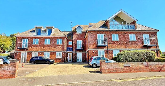 2 Bedroom Flat For Sale In Earlswood Lodge, Naze Park Road, Walton-on-the-Naze, CO14