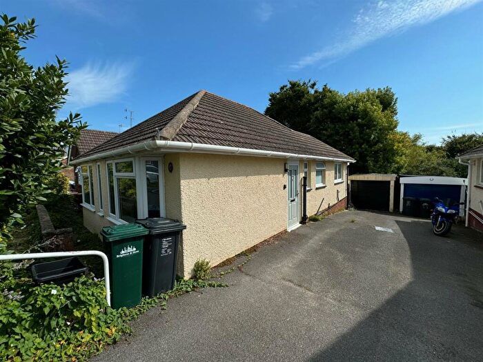 3 Bedroom Detached Bungalow To Rent In Oakdene Crescent, Portslade, Brighton, BN41