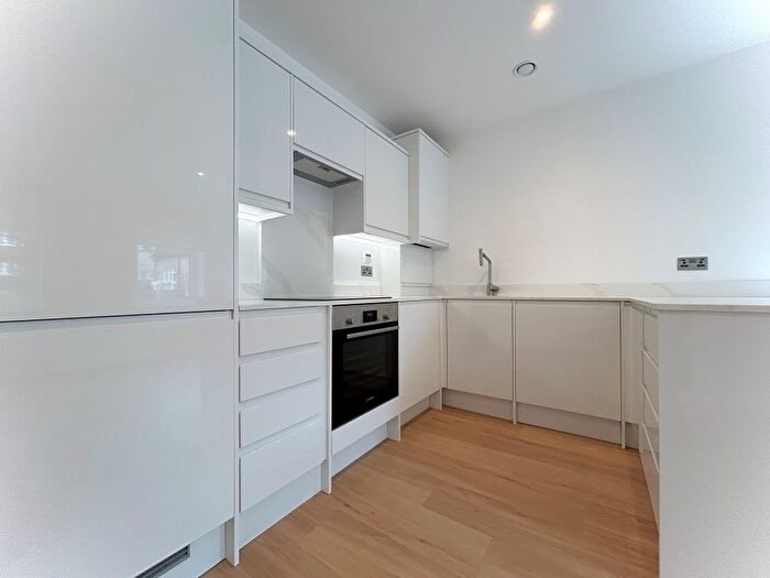 1 Bedroom Flat To Rent In Manor Road, Wallington, SM6