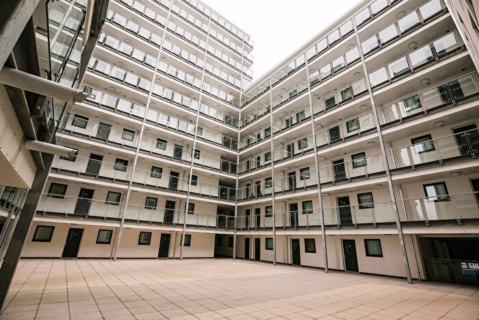 2 Bedroom Flat To Rent In Kings Dock Mill, Tabley Street, Liverpool, L1