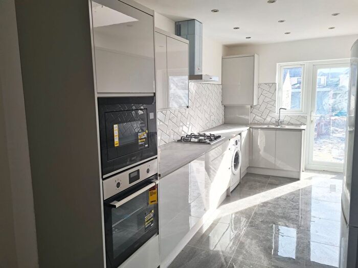 4 Bedroom Terraced House To Rent In Glencoe Drive, Dagenham, Essex, RM10