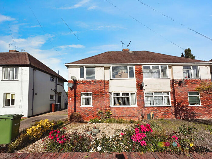 2 Bedroom Flat To Rent In Glenwood Grove, Lincoln, LN6