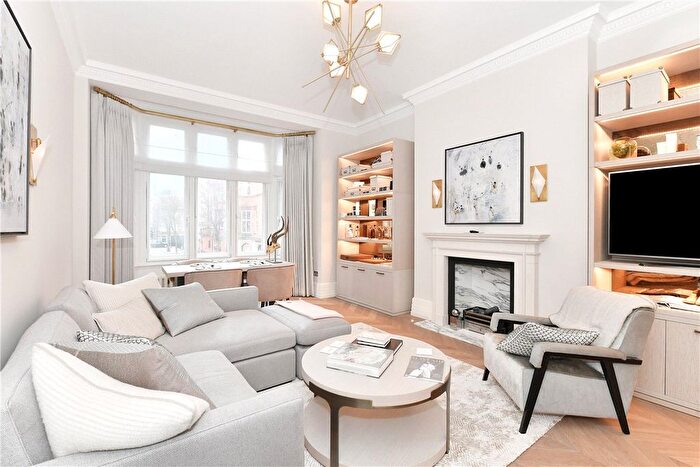 2 Bedroom Flat To Rent In Mount Street, Mayfair, London, W1K