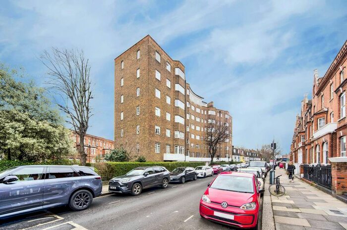 Studio To Rent In Barton Court, Barons Court, London, W14