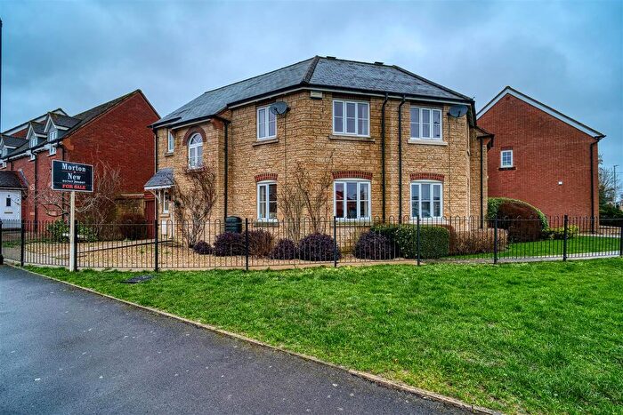 3 Bedroom Semi Detached House For Sale In Marlott Road, Gillingham, SP8