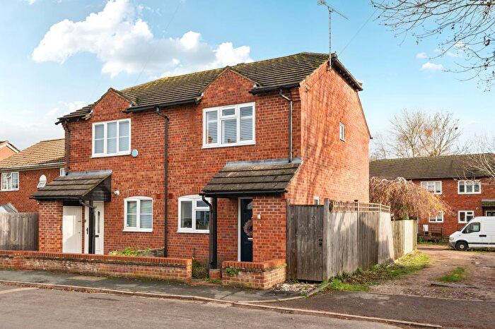 2 Bedroom End Of Terrace House For Sale In Maidenhead, Berkshire, SL6