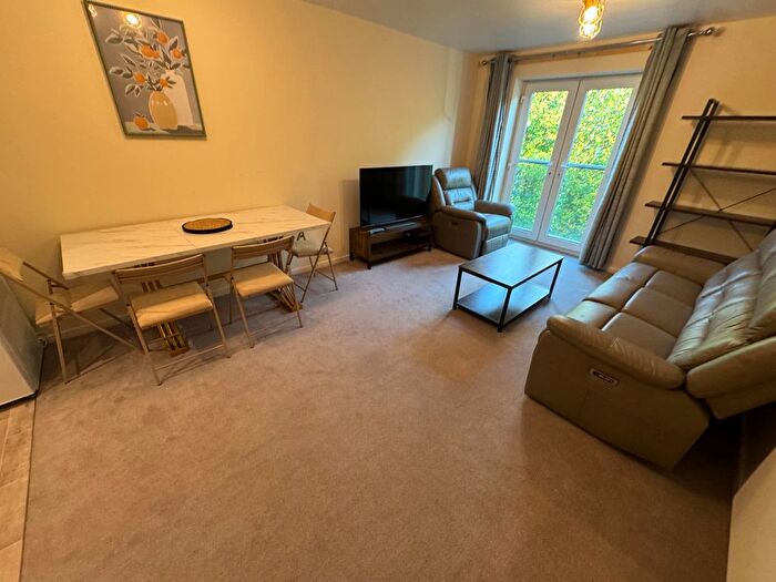 2 Bedroom Flat To Rent In Bolton Road, Blackburn, BB2