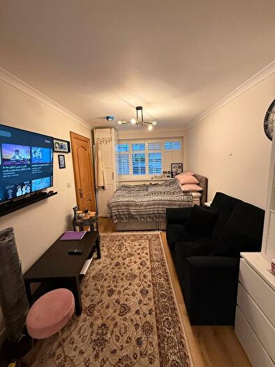 1 Bedroom Flat To Rent In Coles Green Road, London, NW2