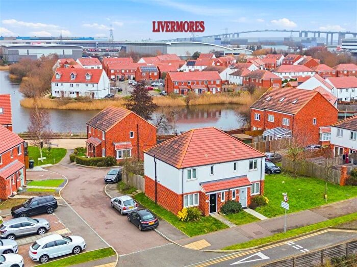 3 Bedroom Semi Detached House For Sale In Halcrow Avenue, Dartford, DA1