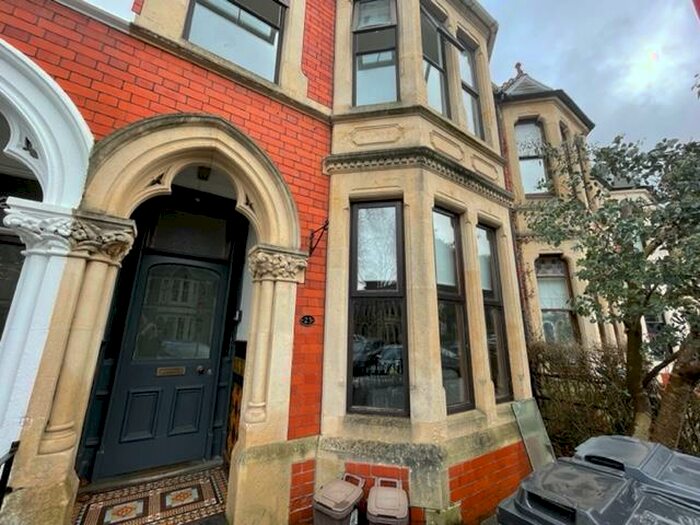 2 Bedroom Apartment To Rent In Teilo Street, Cardiff, CF11