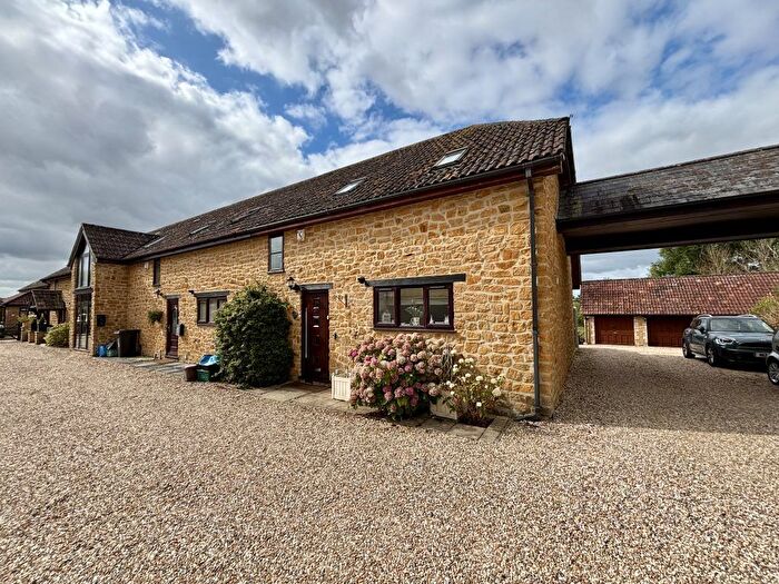 3 Bedroom Barn Conversion For Sale In Portman Court, East Chinnock, Somerset, BA22